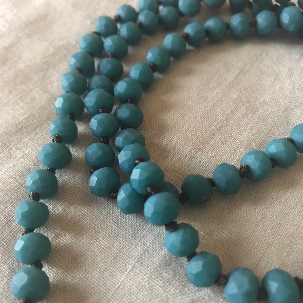 Matte Teal Beaded Necklace NWOT